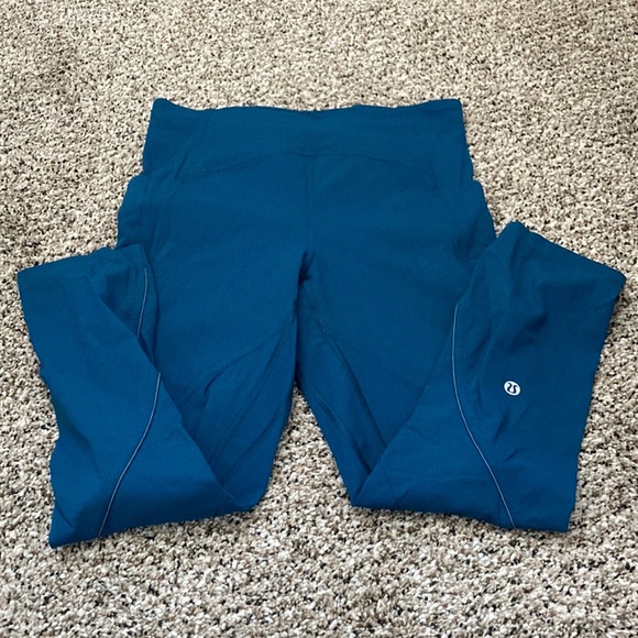 Lululemon leggings size 6 Highrise 23” - Picture 2 of 7